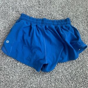 Lululemon Hotty Hot Low-Rise Lined Short 2.5”